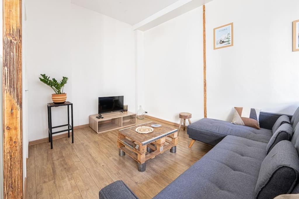 Apartamento Le Charmant Hello Palois-T2-Wifi Pau Exterior foto